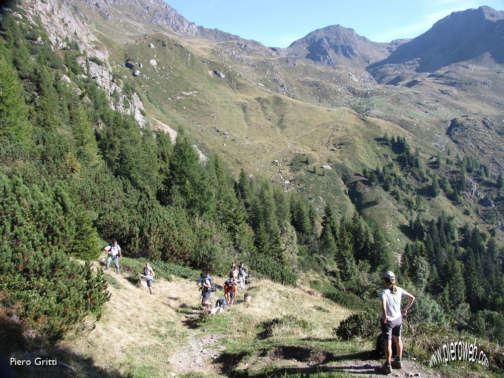 03 Vista verso il sentiero 315 per i Laghi Gemelli.JPG